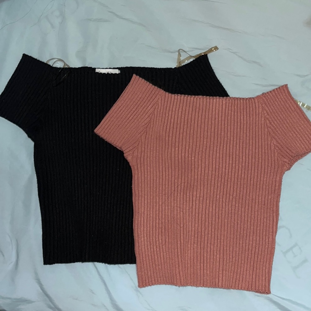 Set of two off shoulder rubbed tops